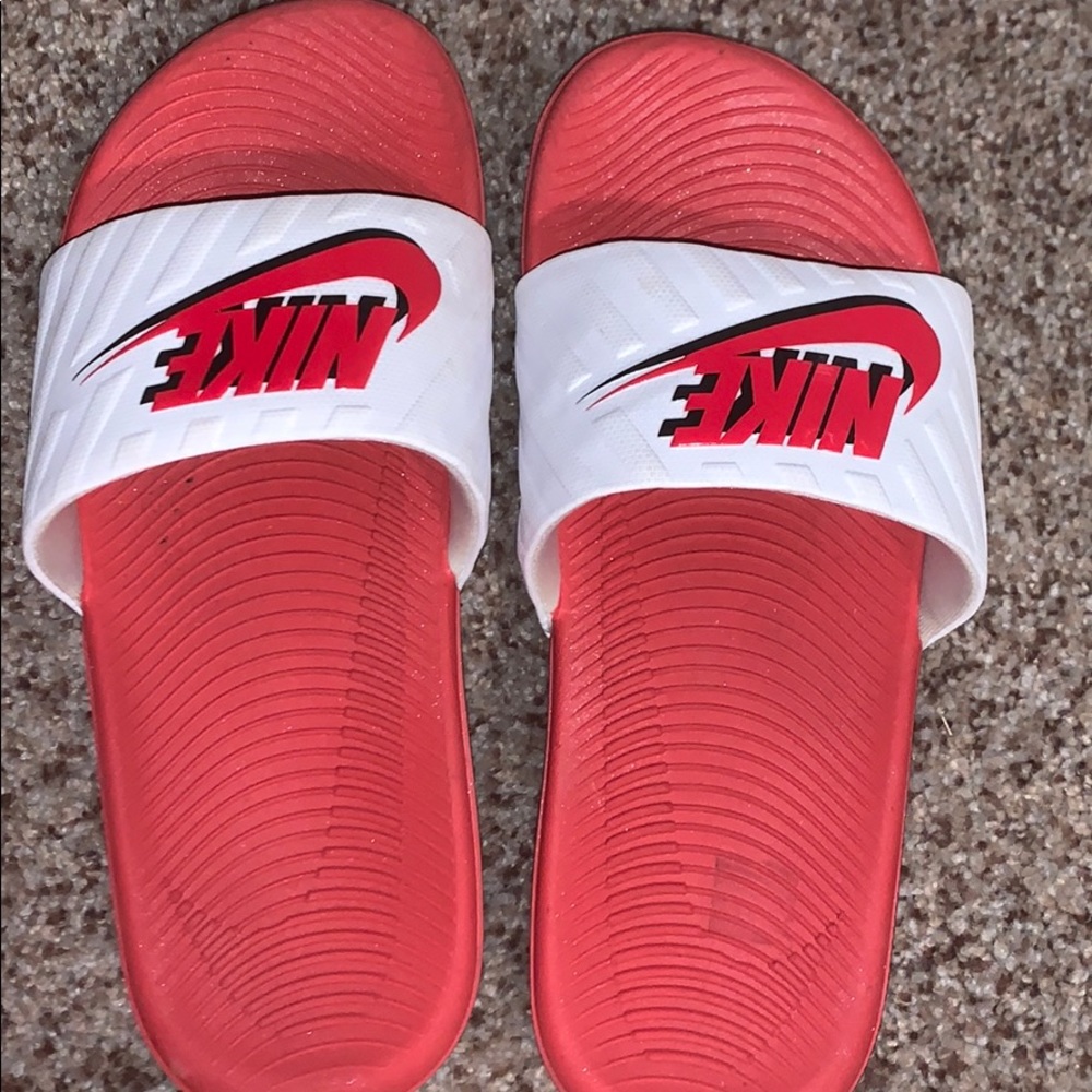 Never worn Nike slides !